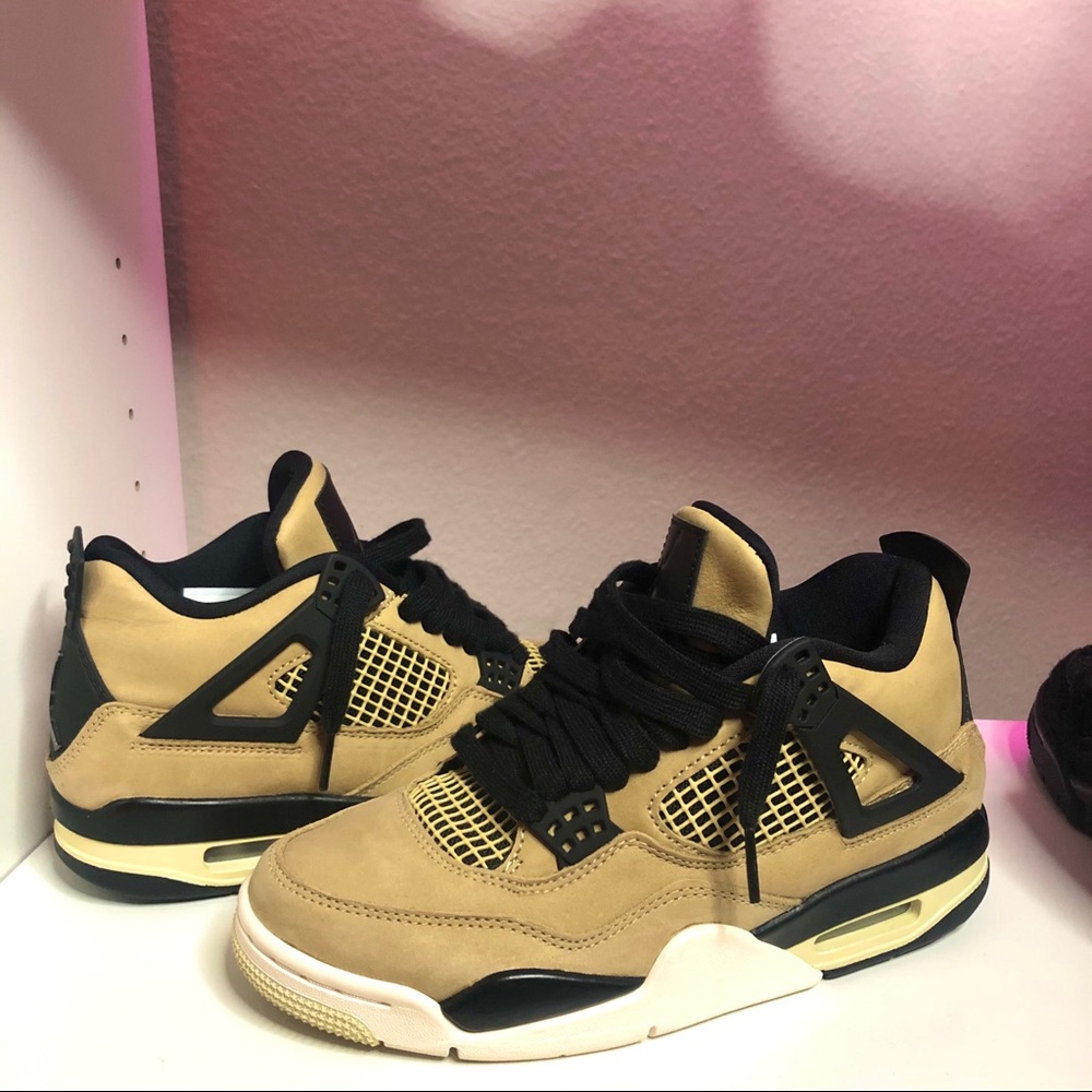Jordan 4 Fossil